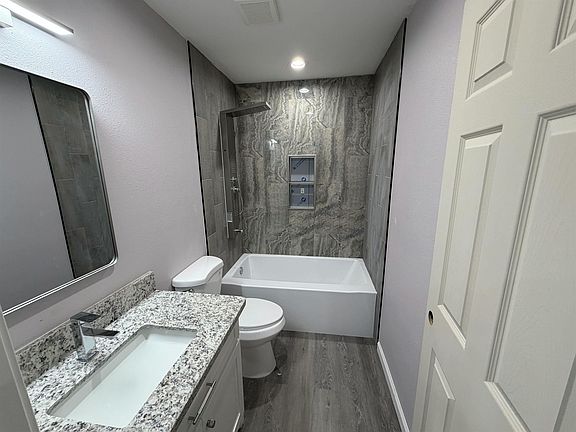 4th image of 507 W Cortinas St