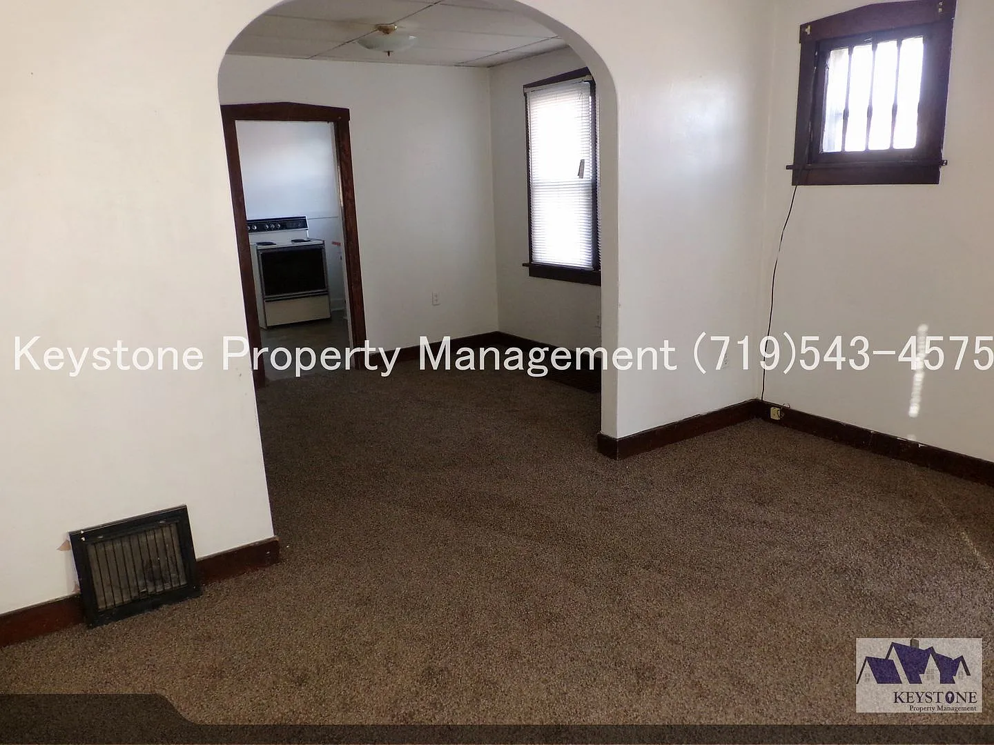 $400 Off 1st Month! Charming 1 Bedroom Apartment with Private Entrance & Covered Porch $800/$800 — Photo 3