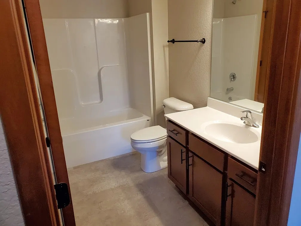 3220 Gateway - Unit G — Photo 4