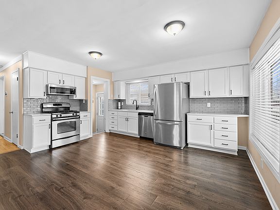5th image of 23033 California St