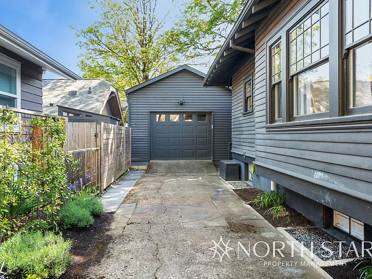 2224 NE 46th Ave — Photo 40