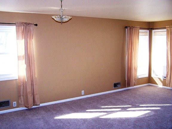 4th image of 127 Fairfield Ave