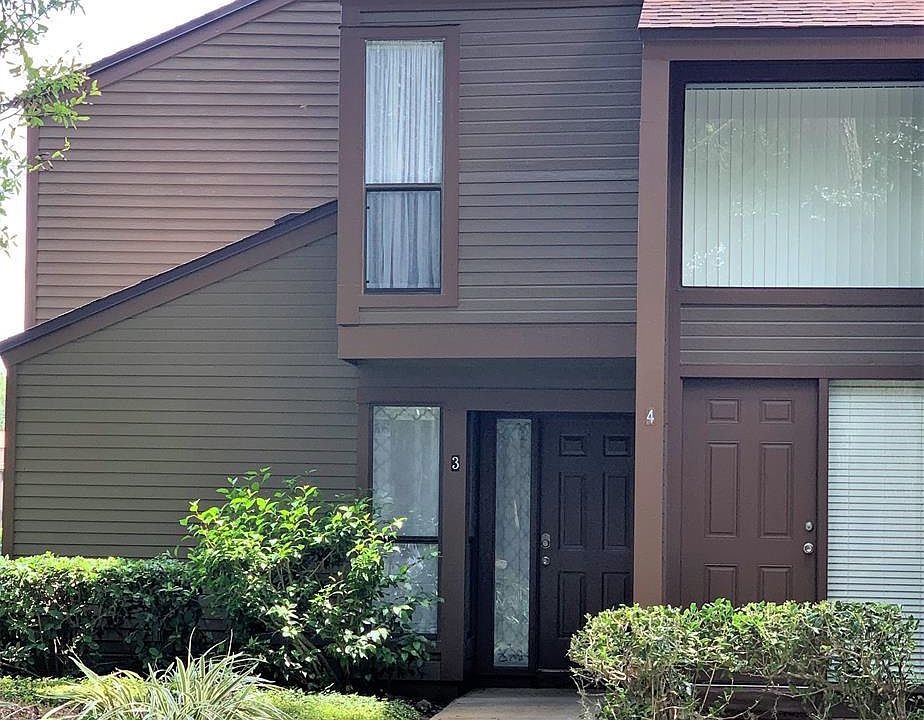 1st image of 3 Oxford Ln #3