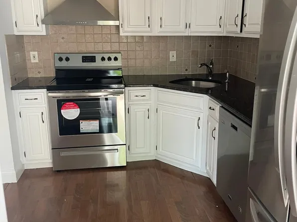 43 Curtis Ave APT E, Marlborough, MA 01752