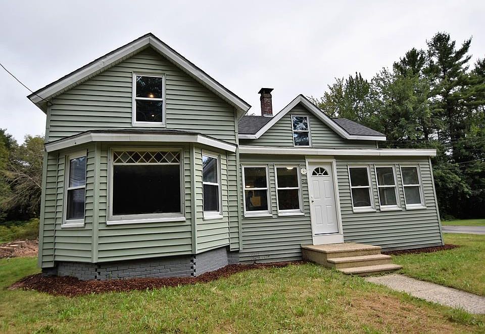 1st image of 93 Woodlawn St