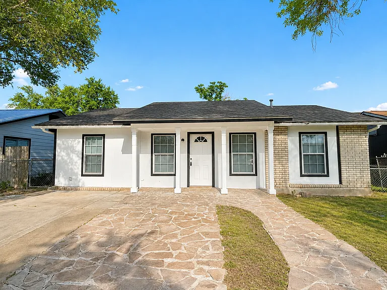5346 War Horse Dr — Photo 1
