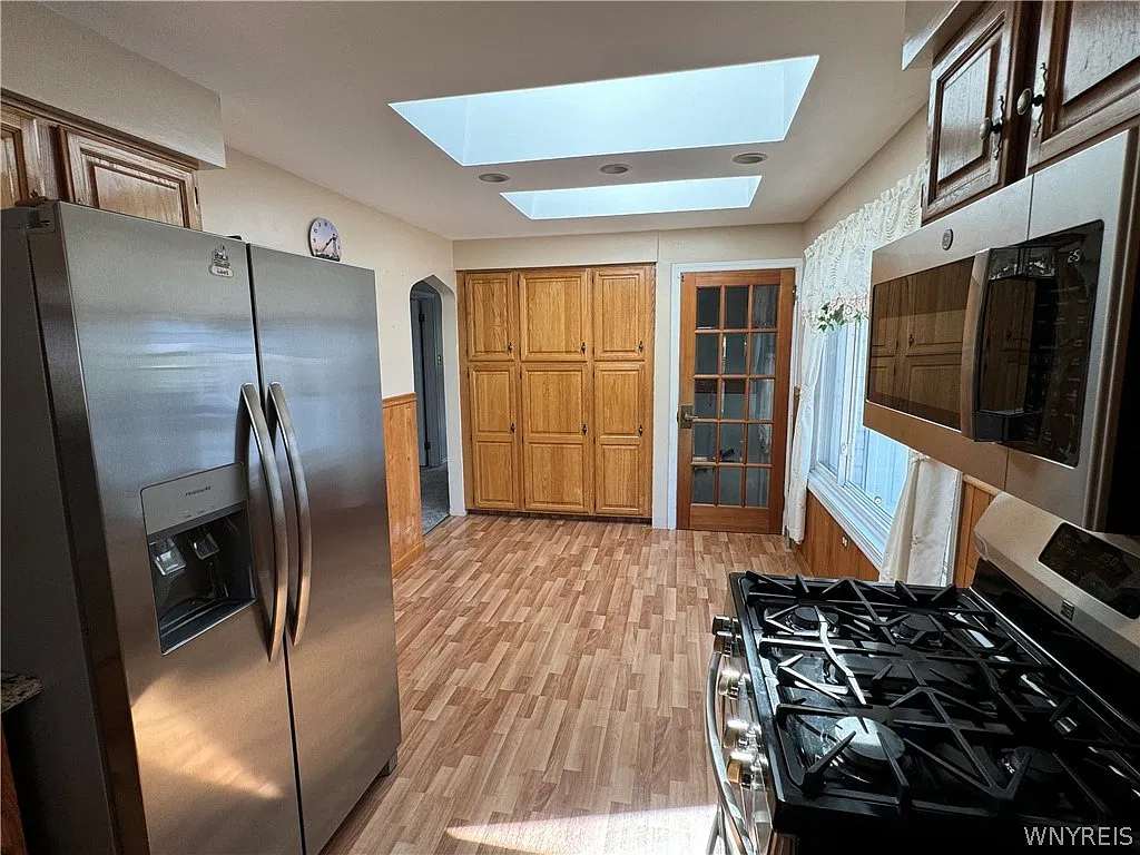 3 bed, 2.5 bath, 1203 sqft, $2,200 — Photo 4