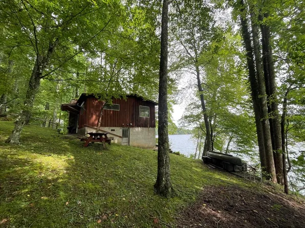230 Walnut Tree Lane, Topton, NC 28781