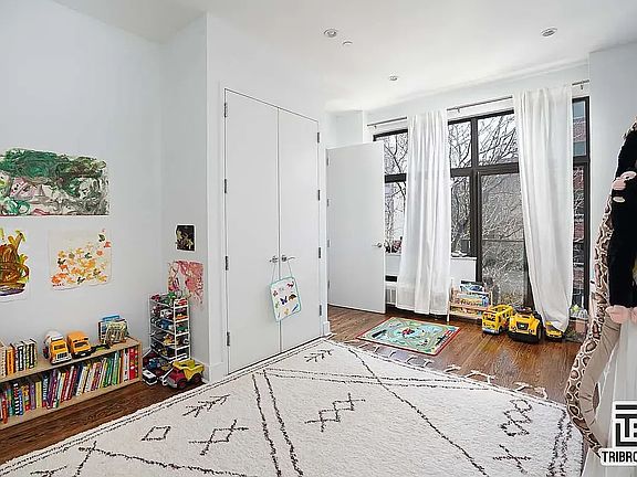 4th image of 232 E 124th St #5B