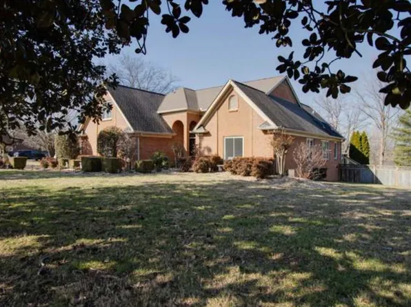 380 Lakeview Cir, Mount Juliet, TN 37122