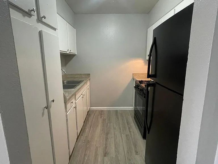 5909 Royalgate Dr — Photo 24