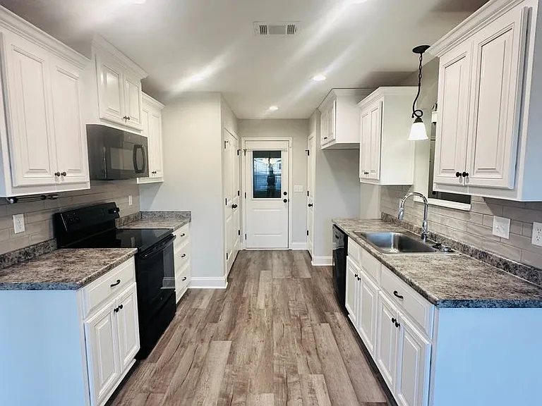 218 N Charity Ln — Photo 8