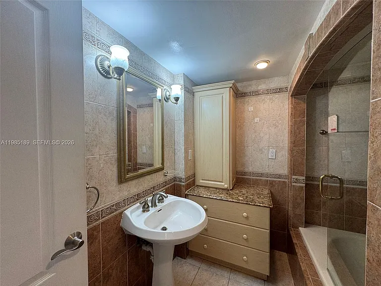2555 Collins Ave #2002 — Photo 28