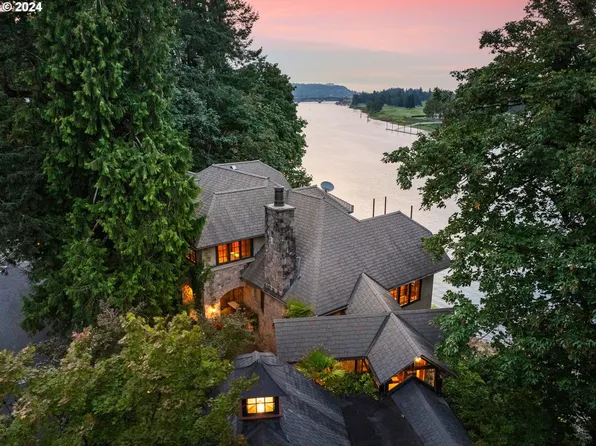 11350 S Riverwood Rd, Portland, OR 97219