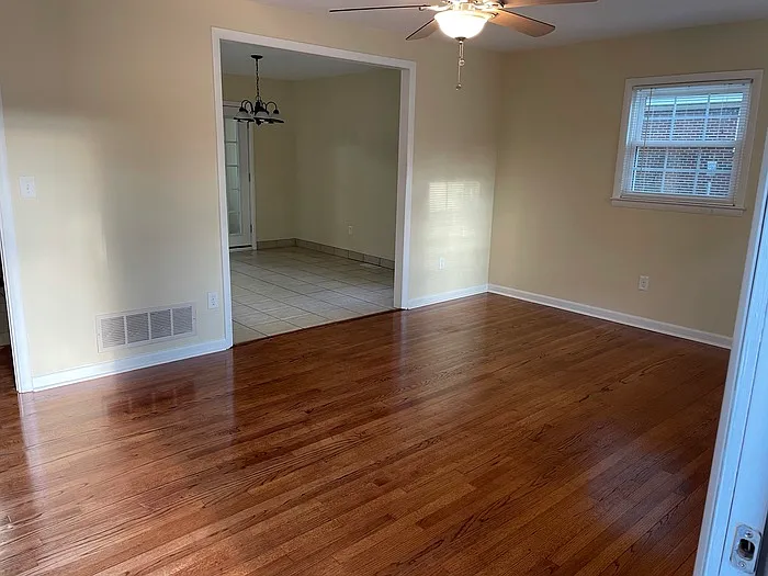 3 bed, 1.5 bath, 1157 sqft, $1,725 — Photo 3