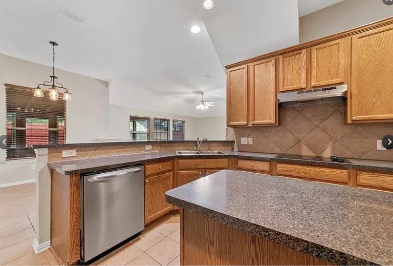 1713 Grand Canyon Way — Photo 27