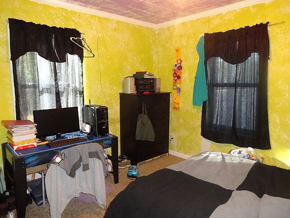 5th image of 501 Russell St