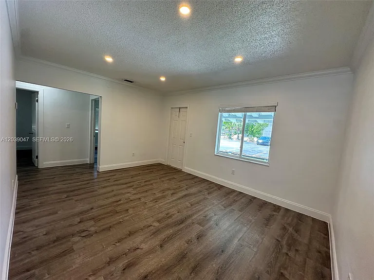 1737 Liberty St #10 — Photo 10