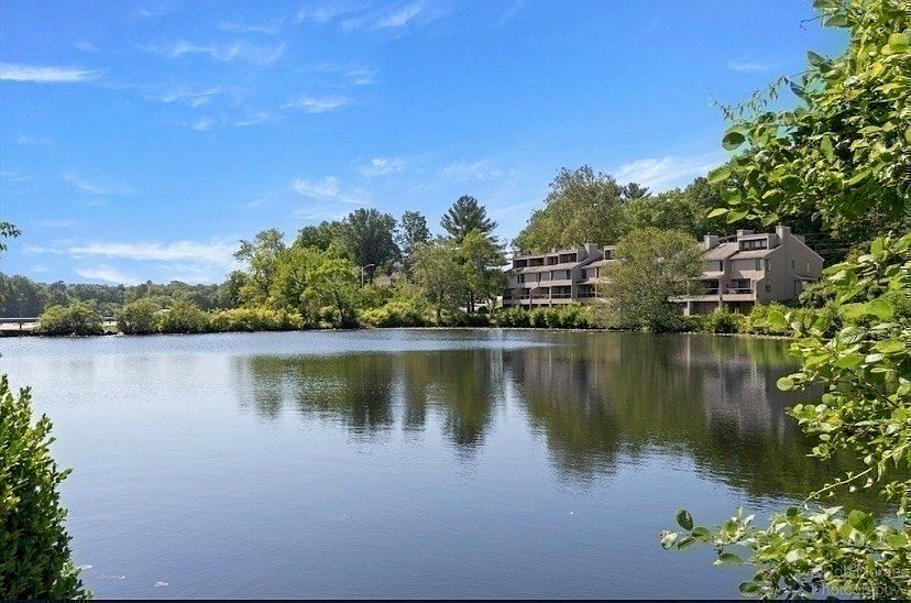 1st image of 115 Mill Pond Unit 115