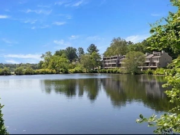 115 Mill Pond Unit 115, North Andover, MA 01845