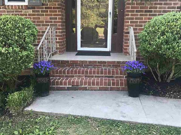 2nd image of 1111 Greenwood Trl NW