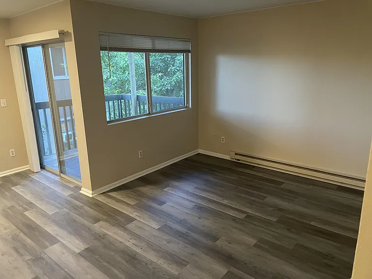 4531 Boardwalk Dr #Y — Photo 2