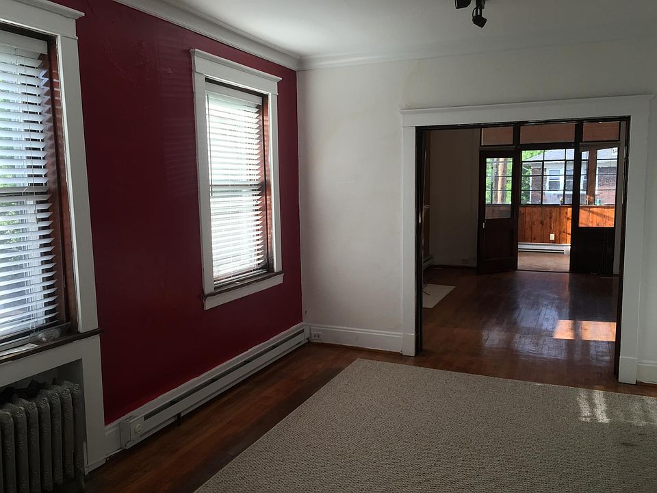 Den/living room