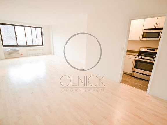 3rd image of 10 W 135th St APT 8M