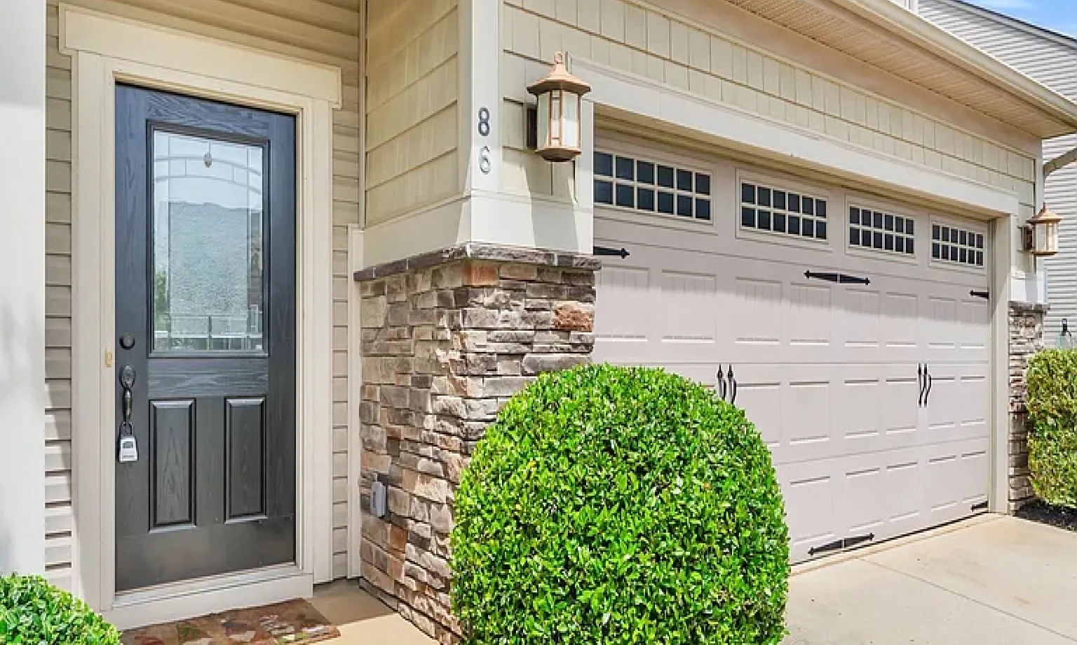 4 bed, 2224 sqft, $2,500 — Photo 3