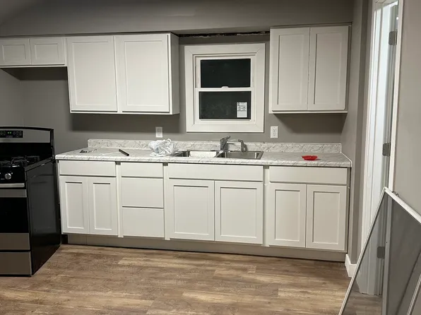 302 W Lincoln Ave #2, Ionia, MI 48846