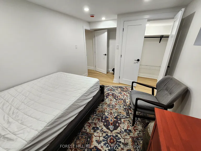 118 Charlotte St — Photo 6