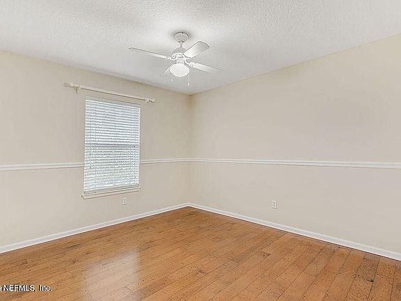 5th image of 13886 Windsor Park Dr N