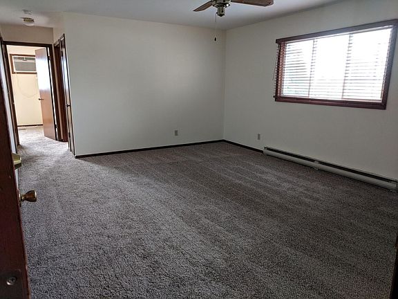 5th image of 3620 Farnham Dr Unit 1