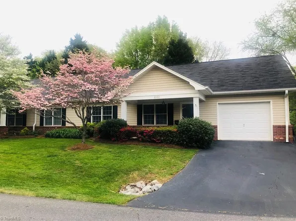 2133 Heatherstone Ln, Mount Airy, NC 27030