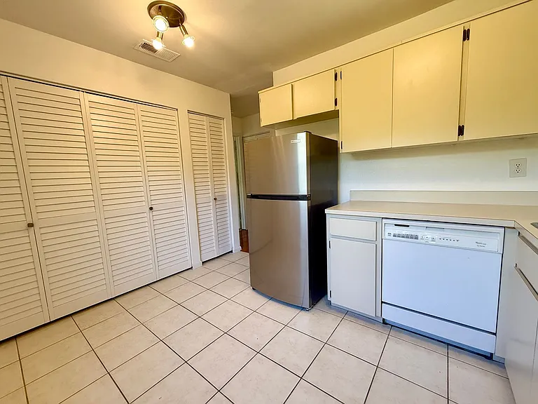 476 Santa Cruz Pl NE #F — Photo 11