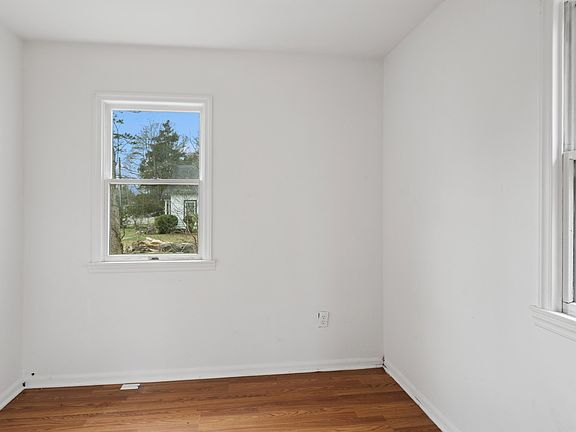 4th image of 1278 W Main St