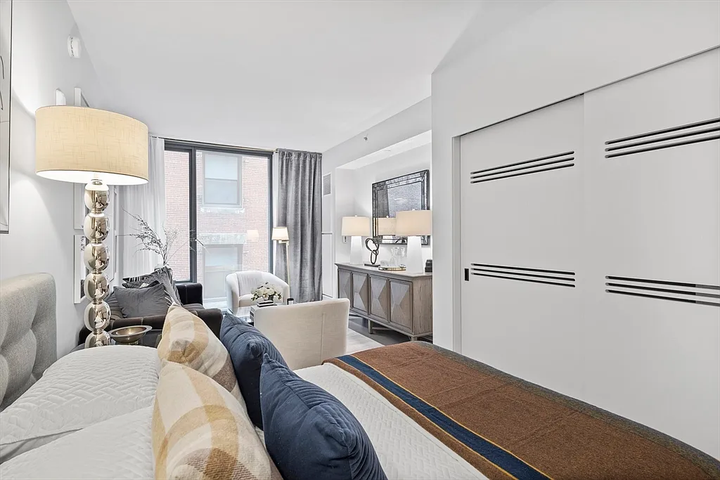 Studio, 1.0 bath, 456 sqft, $3,100 — Photo 4