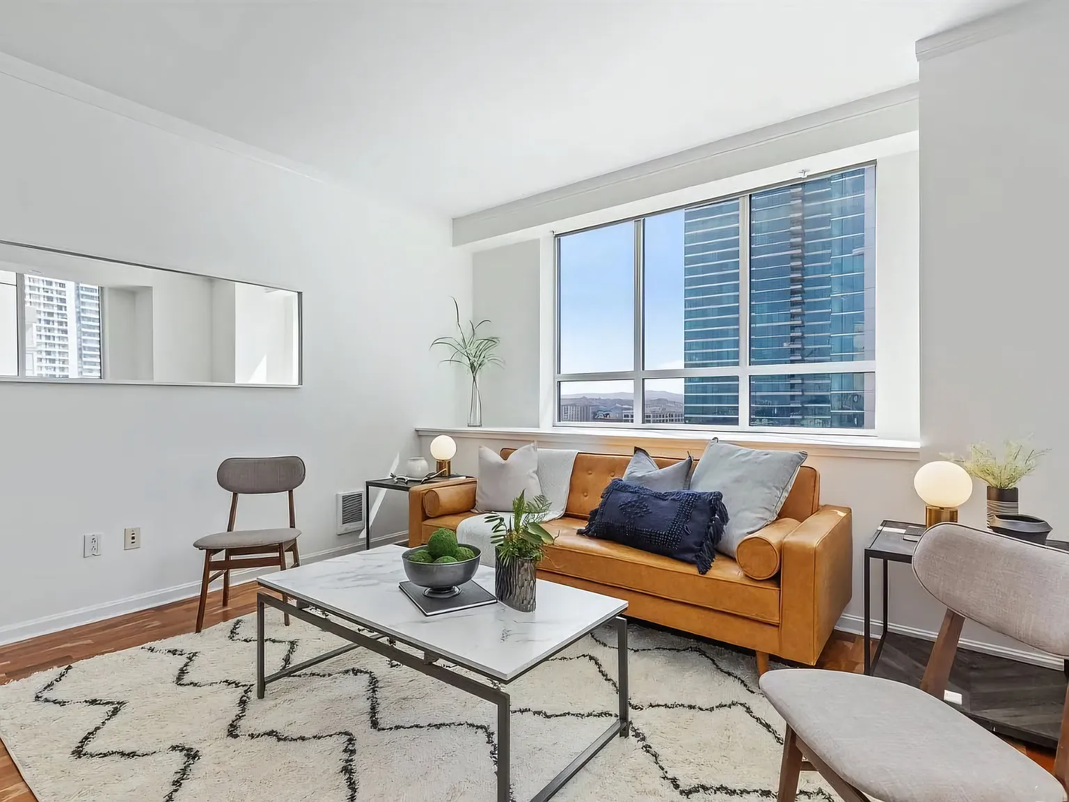 1 bed, 832 sqft, $5,900 — Photo 4