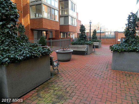 5th image of 1050 N Taylor St #1109