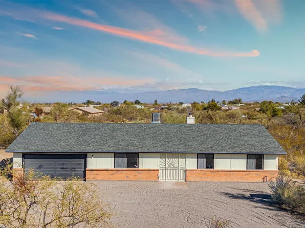 980 N Solar Dr, Vail, AZ 85641