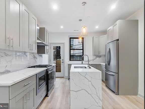 4th image of 3118 Ridge Ave Floor 1