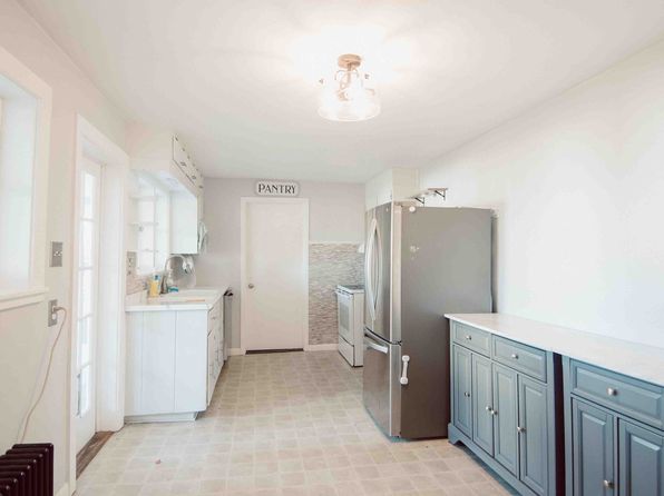 31 Depot Rd #1, Hatfield, MA 01038