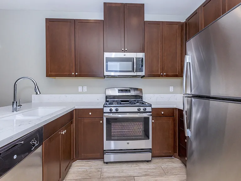 Mira Sol Gardens Rental Homes — Photo 23