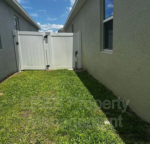 3130 Amaranth St — Photo 26