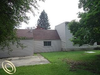 5th image of 26597 Ross Dr
