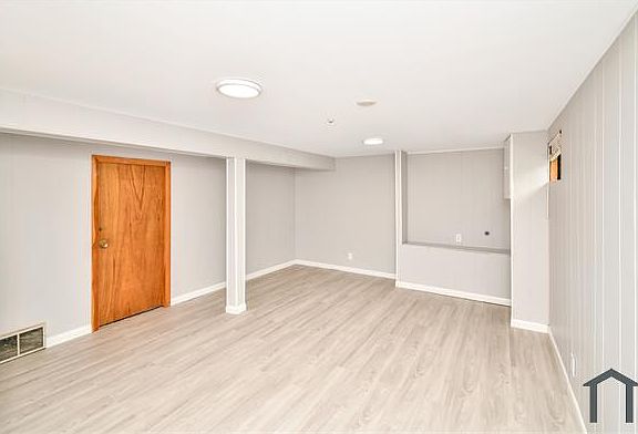 3rd image of 383 Pearl St