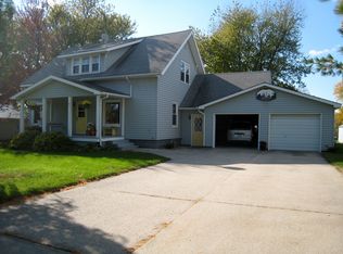 326 1st St, Fontanelle, IA 50846