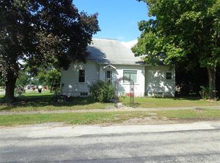 103 E Frederick St, Nokomis, IL 62075