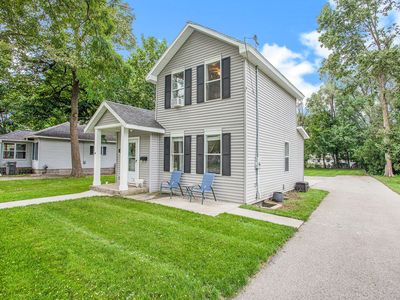 938 Lincoln Lake Ave SE, Lowell, MI, 49331