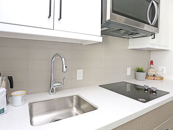 3rd image of 330 15th St APT 210